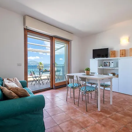 Fronte Del Porto Apartman